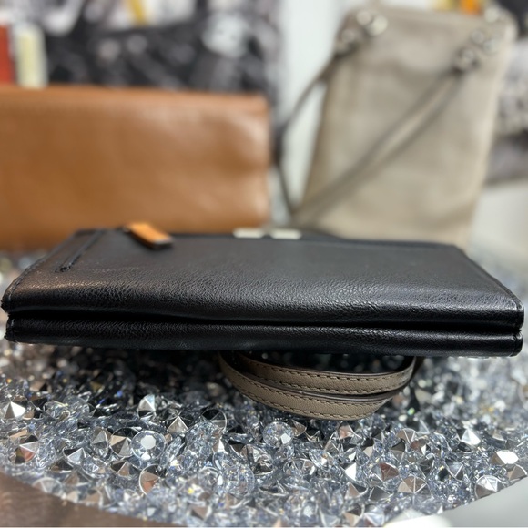 MK Wallet,Tory wallet, Nautica Wallet all in EUC - Picture 11 of 12